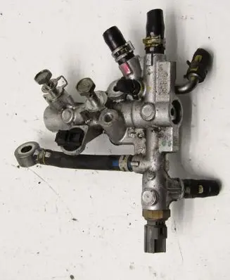 Mazda CX-5 II Fuel distributor A17C30