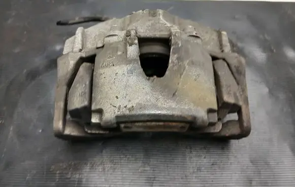 Volvo V60 Front brake caliper 946
