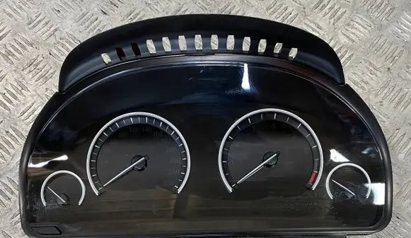 BMW 5 F10 F11 Speedometer (instrument cluster) 62109255562 925556201