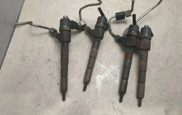 Opel Insignia A Fuel injectors set 0445110327