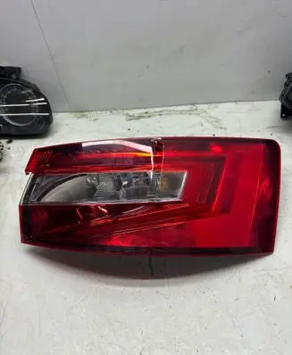 Skoda Superb B8 (3V) Rear/tail lights 3V5945208 00195130 00197222