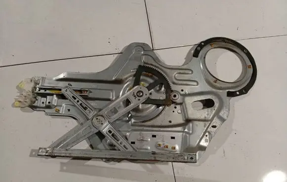 KIA Cerato Sliding door window regulator with motor 824702F020