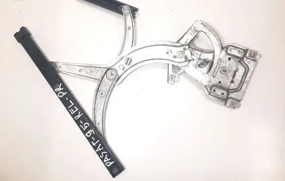 Volkswagen PASSAT B4 Front door window regulator with motor 8A0837402B