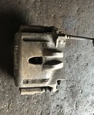 Front brake caliper