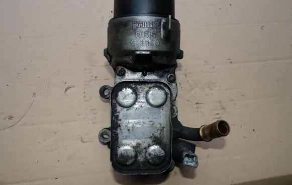 Volvo S40, V40 Oil filter mounting bracket 9656830180