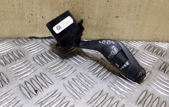Ford Focus Wiper control stalk AV6T17A553AE