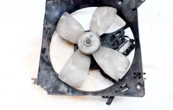Mitsubishi Galant Radiator cooling fan shroud