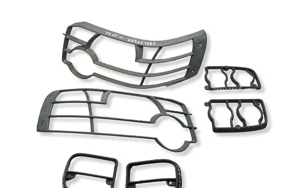 Land Rover Freelander Under headlight/headlamp trim VUB501390
