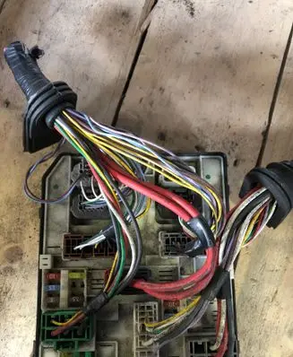 Renault Scenic III - Grand scenic III Fuse module 284562069R 2447501049 RBNAU11