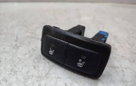KIA Sportage Seat heating switch 202002962
