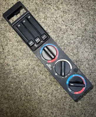 BMW 5 E34 Climate control unit 8351651