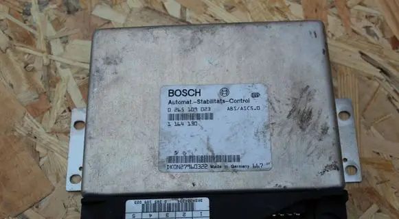 BMW 7 E38 ABS control unit/module 0265109023