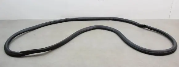 Opel Mokka Rubber seal front coupe door 
