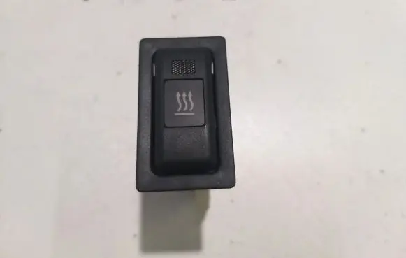 Toyota Corolla Verso AR10 Windscreen/window heater switch 153337