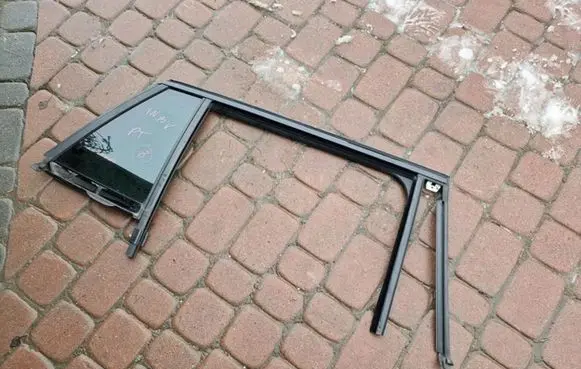 Opel Insignia B Sliding door window/glass 
