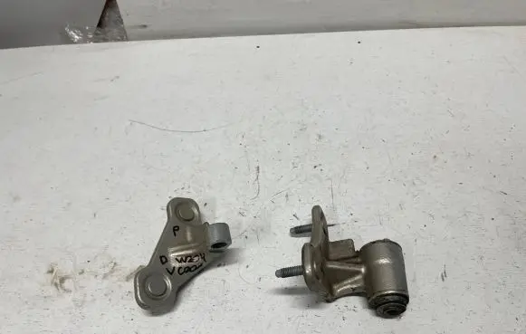Mercedes-Benz C W204 Front door hinge set 