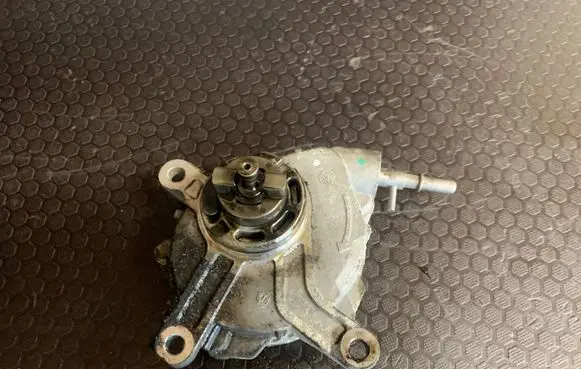 Toyota Corolla Verso AR10 Vacuum pump