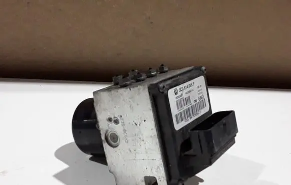 Volkswagen PASSAT B6 ABS Pump 3C0614095P