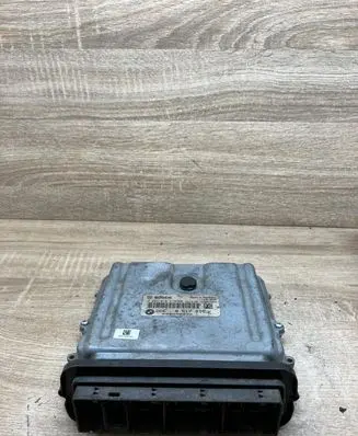 BMW X5M E70 Engine control unit/module 8517015 0281018319