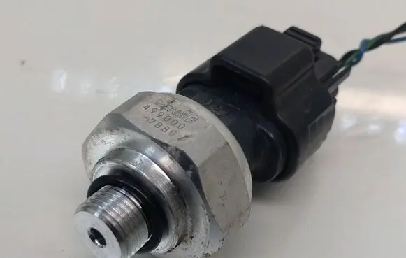 Toyota Auris E180 Air conditioning (A/C) pressure sensor 4990007880