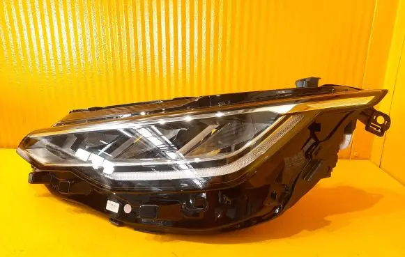 Volkswagen Golf VIII Headlight/headlamp 5H1941005A