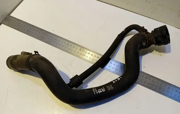 Volkswagen PASSAT B6 Engine coolant pipe/hose 1K0122101 600122291