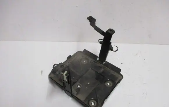 Jaguar XJ SERIE 1 Fuel filter housing J9D310723AP