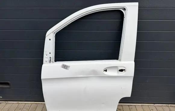 Mercedes-Benz V Class W447 Front door a447720