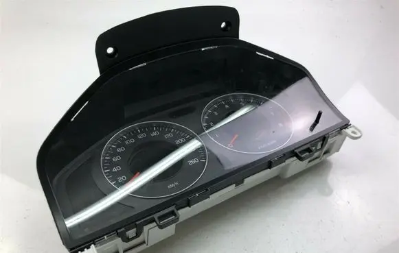 Volvo V70 Speedometer (instrument cluster) 31270898AA G1547