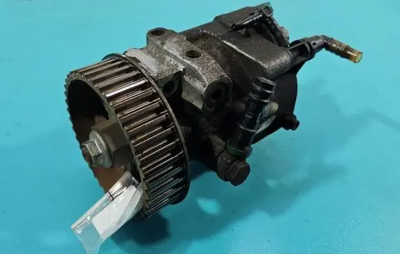 Renault Megane II Fuel injection high pressure pump R9042A014A IMPRK1510505