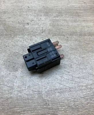 Opel Astra G Hazard light switch 09131728 09138059