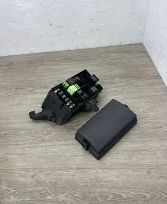 Volkswagen Golf VII Fuse box set 5Q0907361C 5Q0937132A