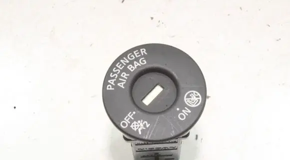 Nissan Juke II F16 Passenger airbag on/off switch 