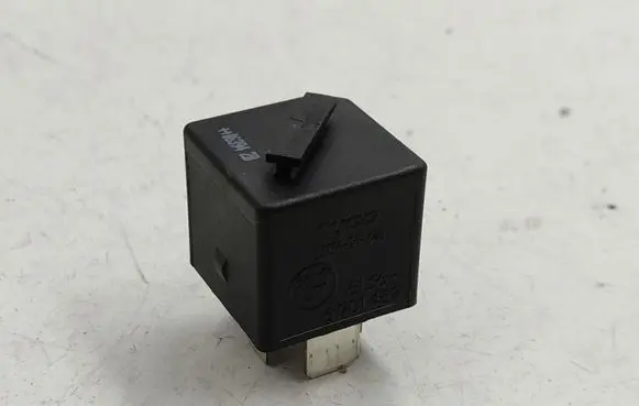 BMW 5 E60 E61 Other relay 61366901469