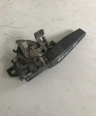 Engine bonnet (hood) release handle