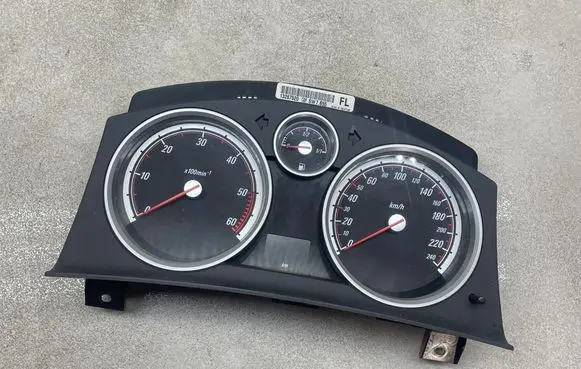 Speedometer (instrument cluster)
