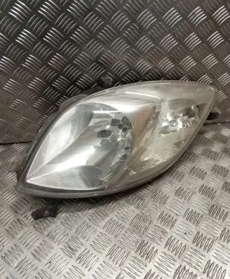 Toyota Yaris Headlight/headlamp 89901061