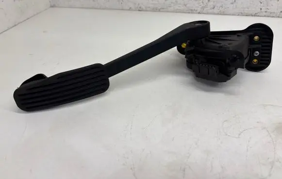 Volvo S60 Accelerator throttle pedal 30683514
