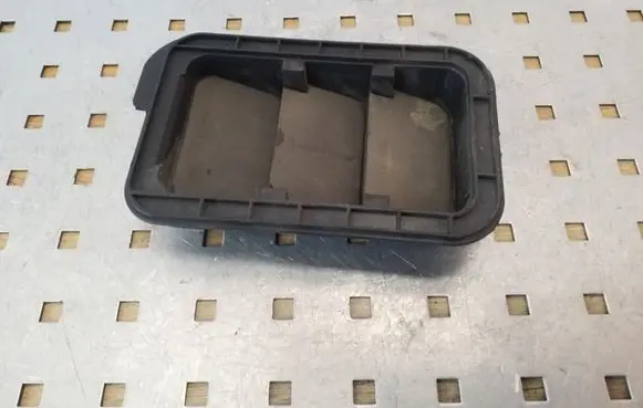 Honda FR-V Quarter panel pressure vent 