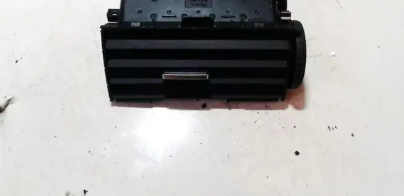 Ford Focus C-MAX Dash center air vent grill