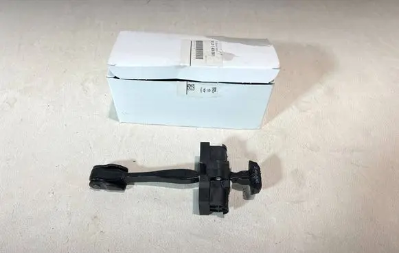 BMW X1 F48 F49 Front door check strap stopper 7436001