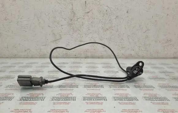 Volkswagen PASSAT B5.5 Crankshaft position sensor 038907319E