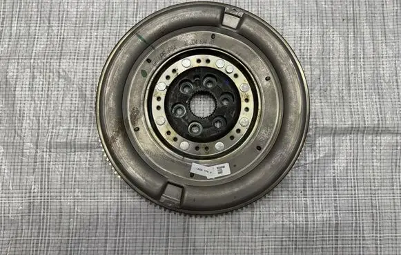 Lancia Ypsilon Dual mass flywheel 9832497480