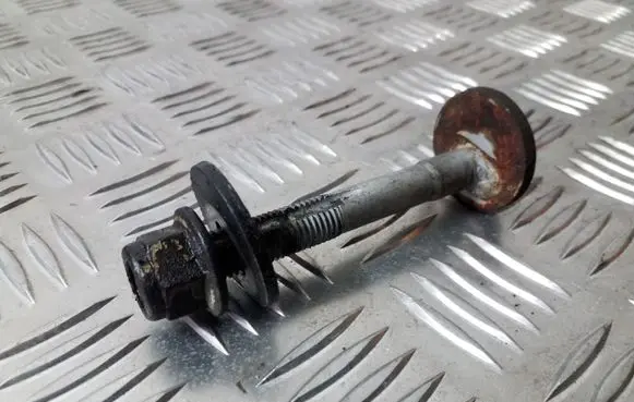 Volkswagen Touran II Rear suspension camber bolt 