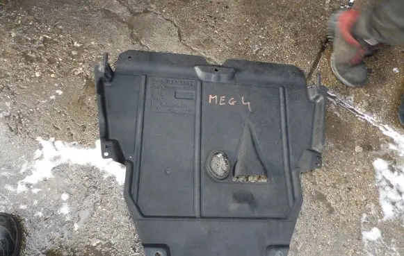 Renault Megane IV Engine splash shield/under tray
