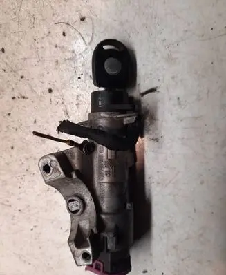Volkswagen Golf IV Ignition lock 4B0905851
