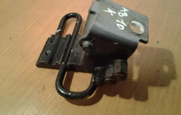 Audi A8 S8 D3 4E Rear door lower hinge 4E0833411