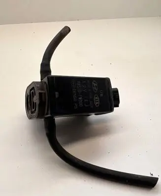 Hyundai i40 Windscreen/windshield washer pump 985101W000