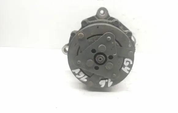 Volkswagen Golf IV Air conditioning (A/C) compressor (pump) 6N0820803B