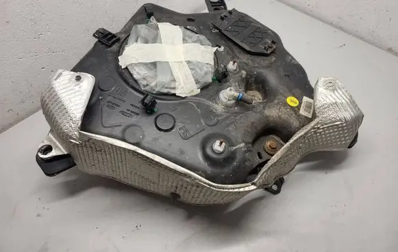Audi A6 S6 C7 4G AdBlue liquid reservoir 4G0131877 4038401AA